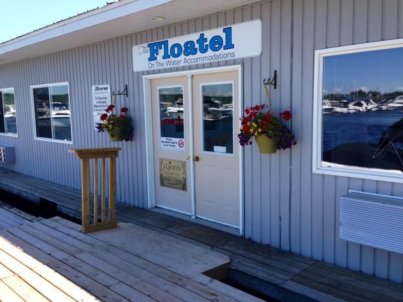 The Floatel Hotel Penetanguishene Exterior foto